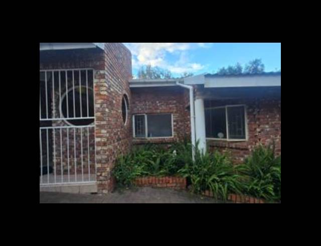 3 bed property to rent in BAYSVALLEY
